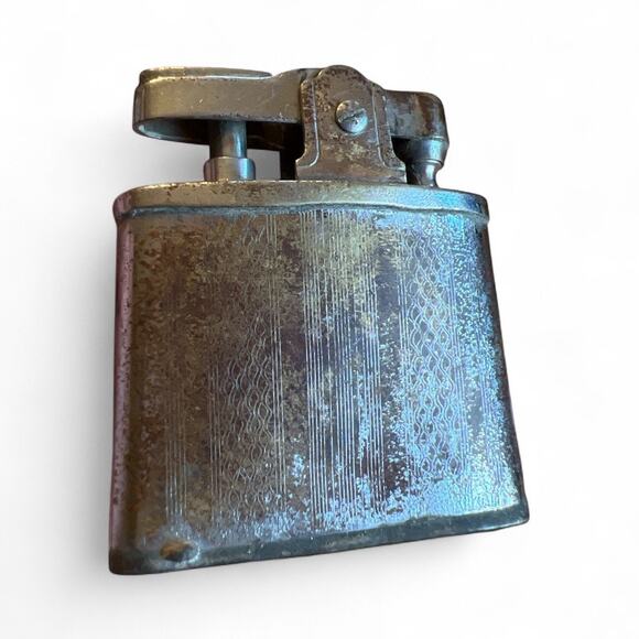 VTG 30s 40s Etched Brass Lighter FLAWS Decorative Theater Prop Collector Retro - Picture 2 of 6